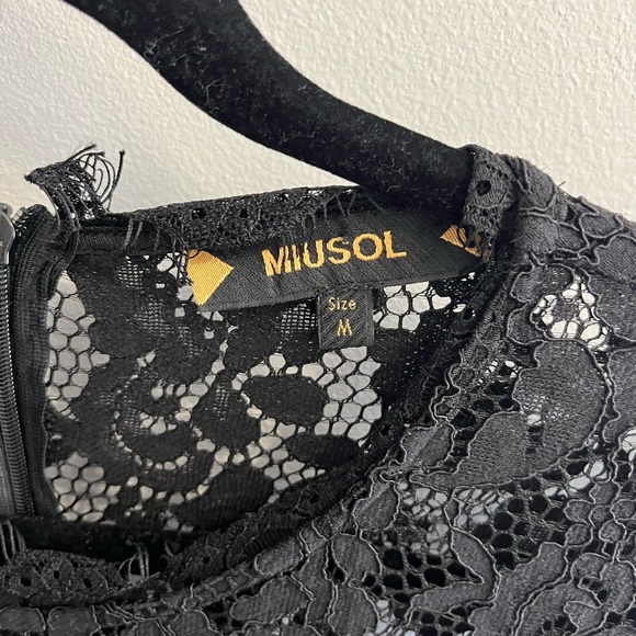 Lace long dress - Picture 2 of 3